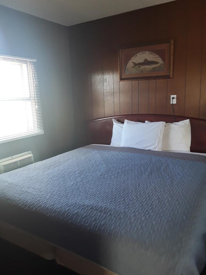 Eddy'S Motel Бьютт Экстерьер фото