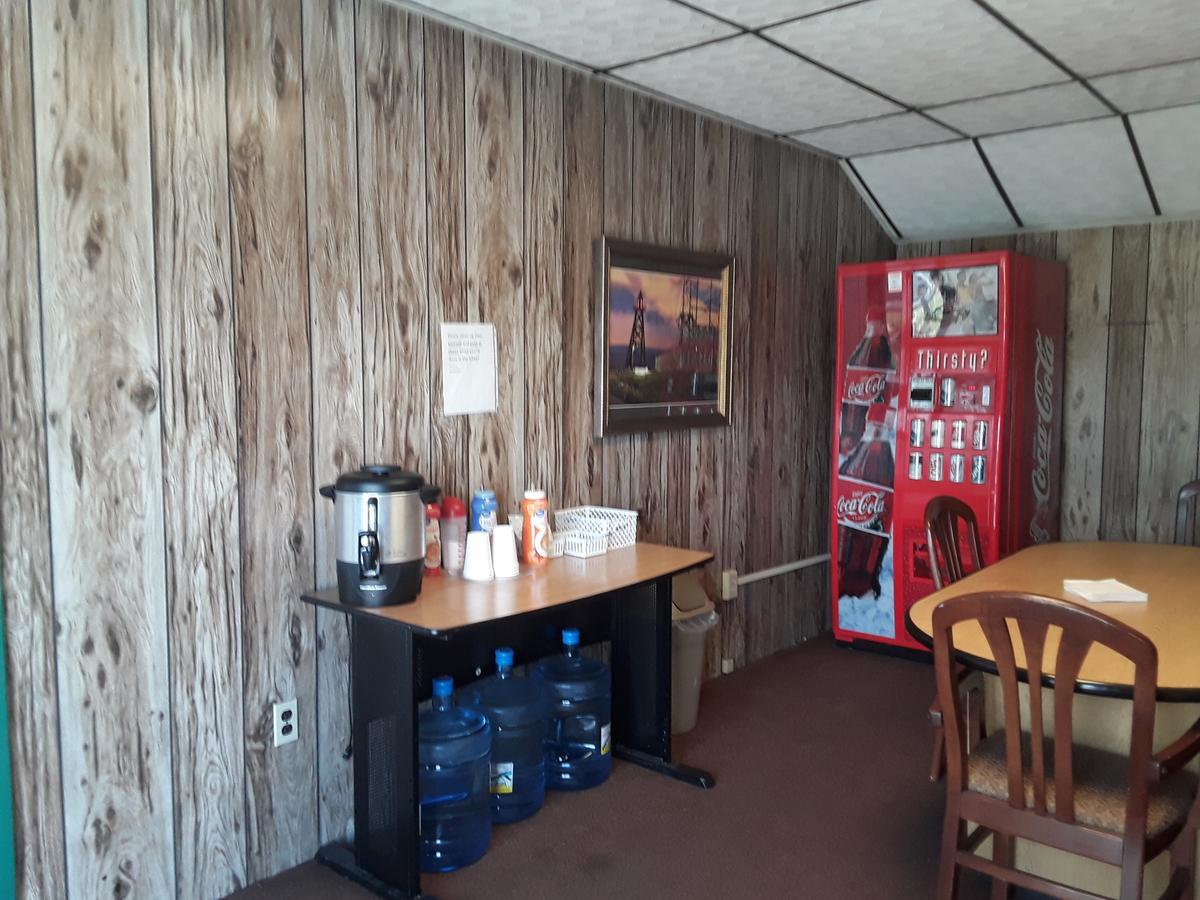 Eddy'S Motel Бьютт Экстерьер фото