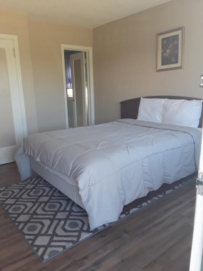 Eddy'S Motel Бьютт Экстерьер фото