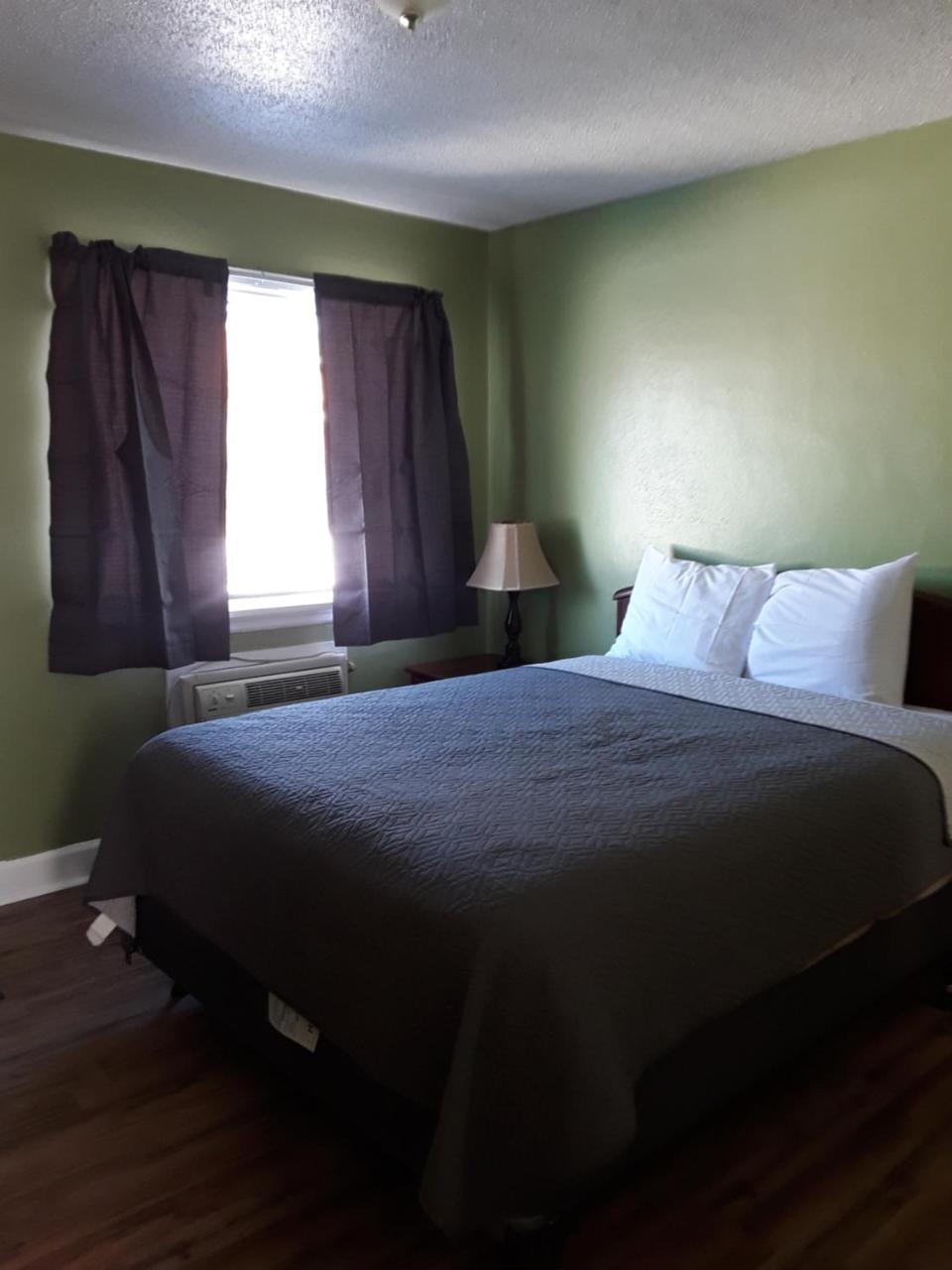 Eddy'S Motel Бьютт Экстерьер фото