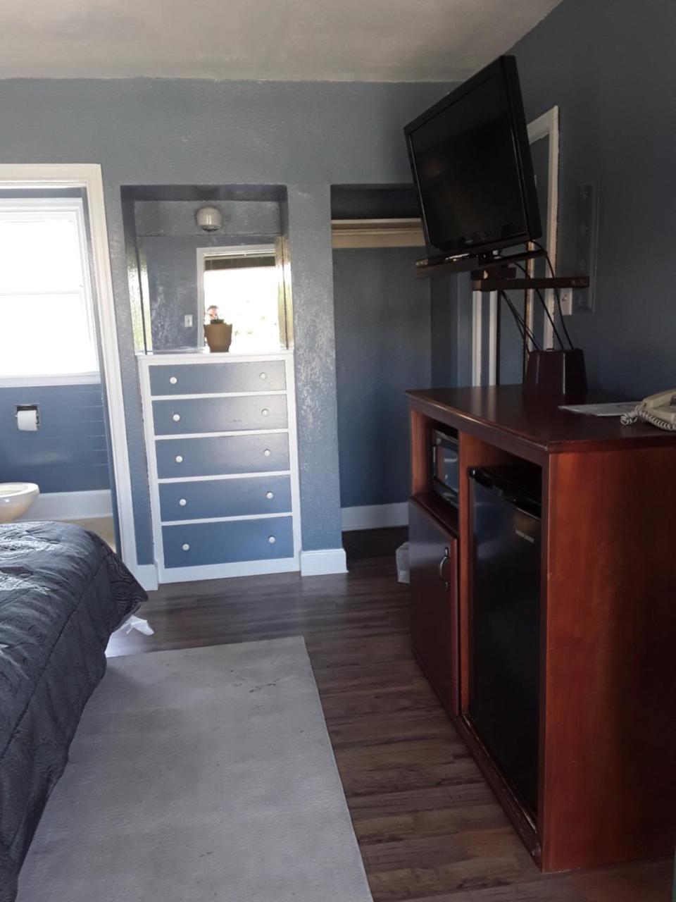 Eddy'S Motel Бьютт Экстерьер фото