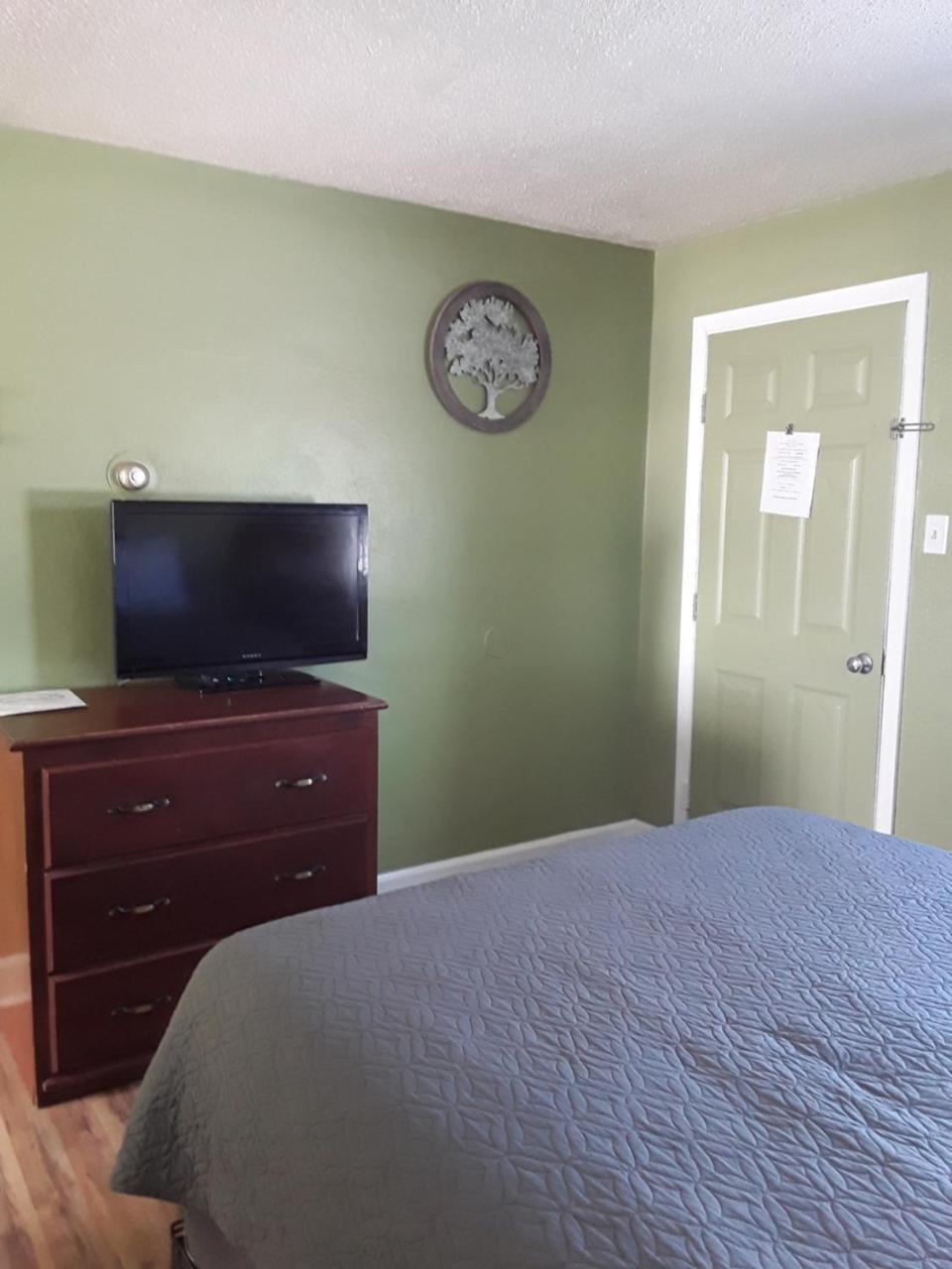 Eddy'S Motel Бьютт Экстерьер фото